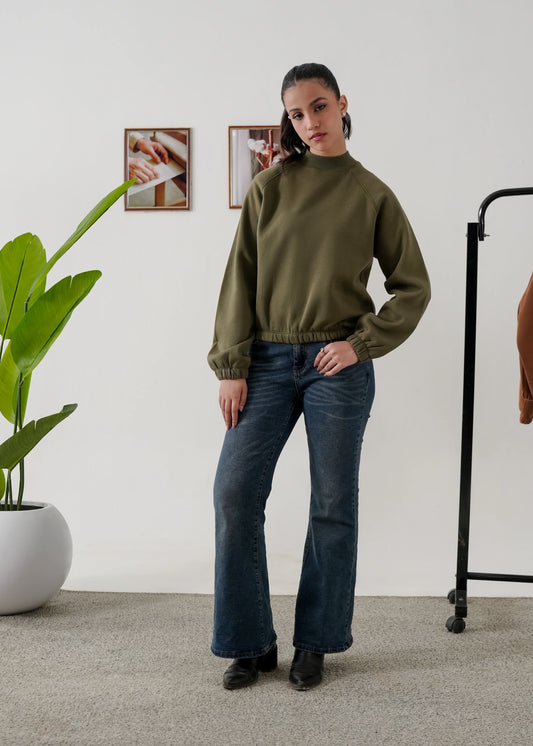 OLIVE RAGLAN GREEN CROP FIT SWEATSHIRT