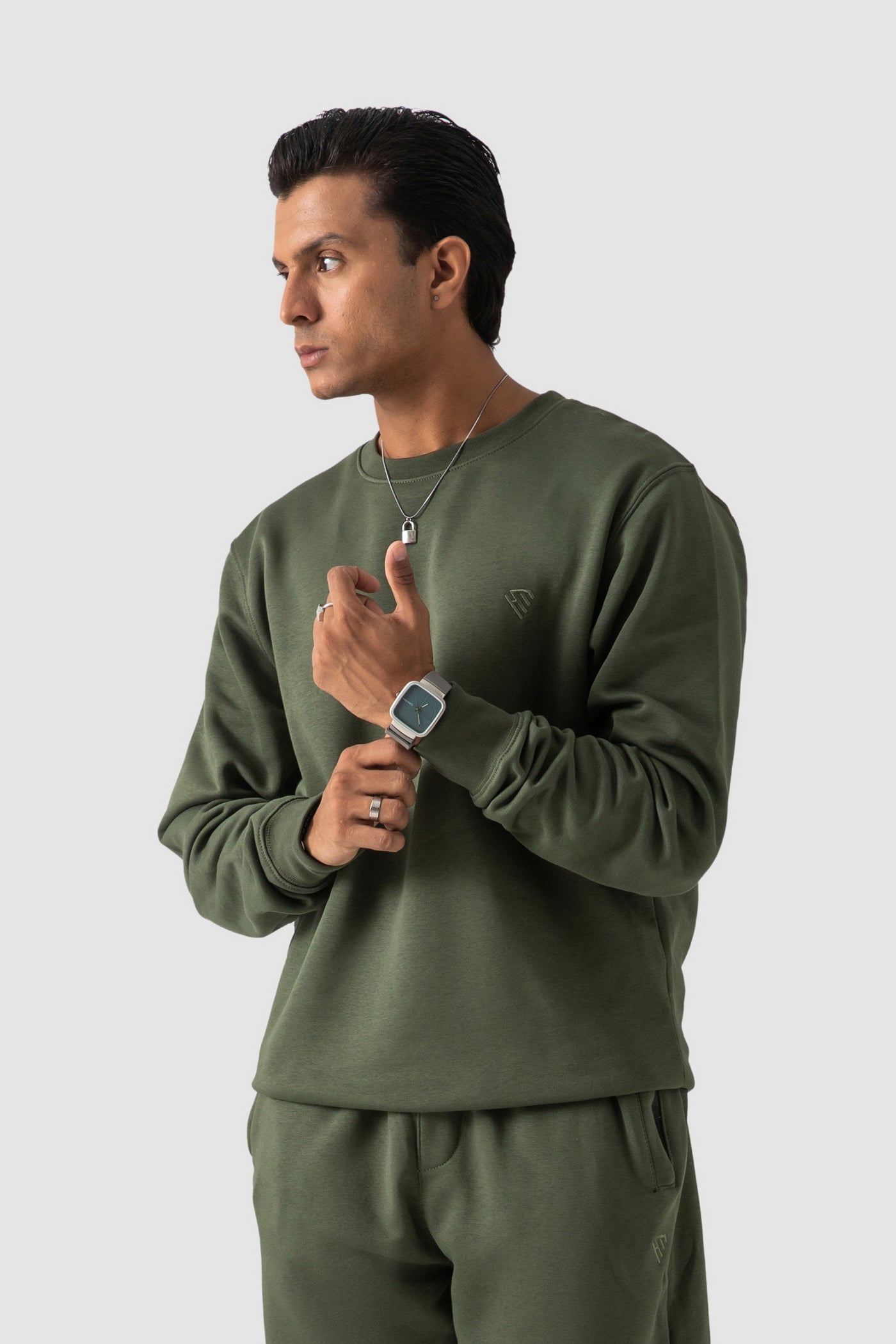 OLIVE GREEN SWEATSHIRT